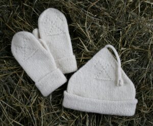 Leine Utistugu bumarkluve og votter – tovet